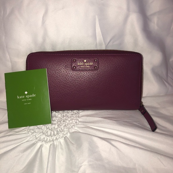 ✦ KATE SPADE WALLET ✦ - Picture 1 of 7